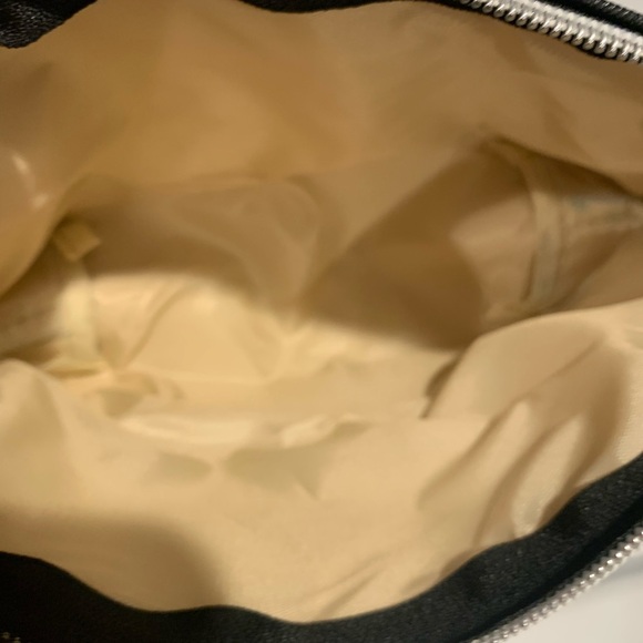 NWT RIAH Cosmetic case/or can be used as a wristlet!  Super cute - Picture 13 of 13